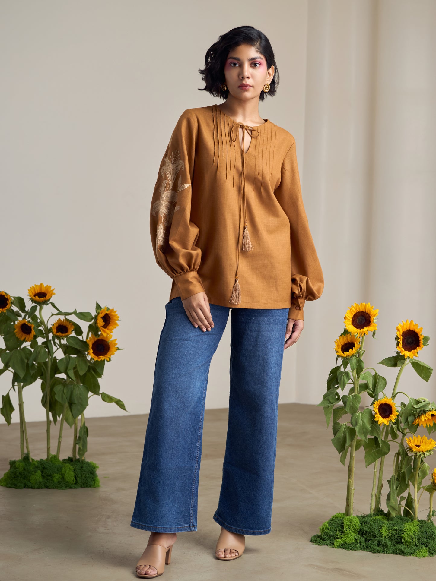 Sand Dunes Lantern Sleeve Top