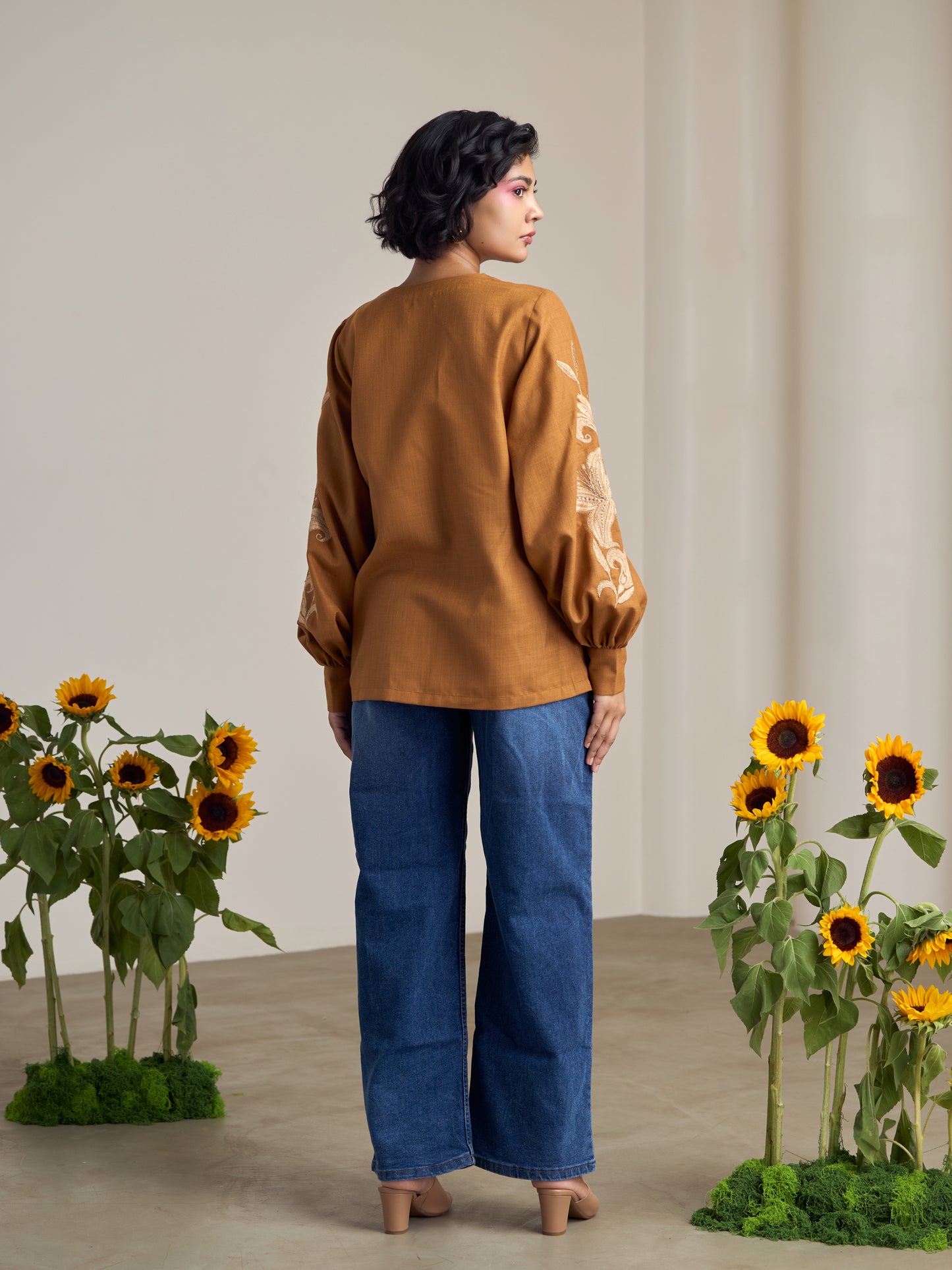 Sand Dunes Lantern Sleeve Top