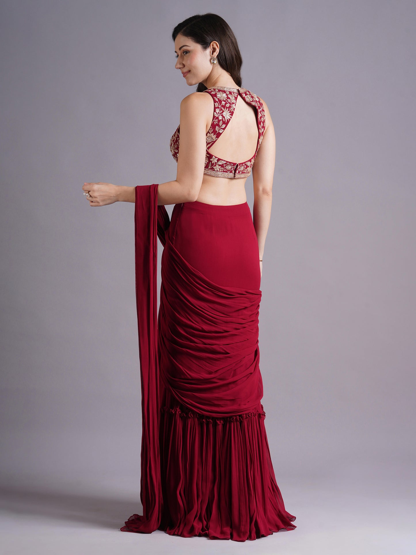 Alamkara Red Checks Border Sleeveless Blouse with Tiered Saree and Belt