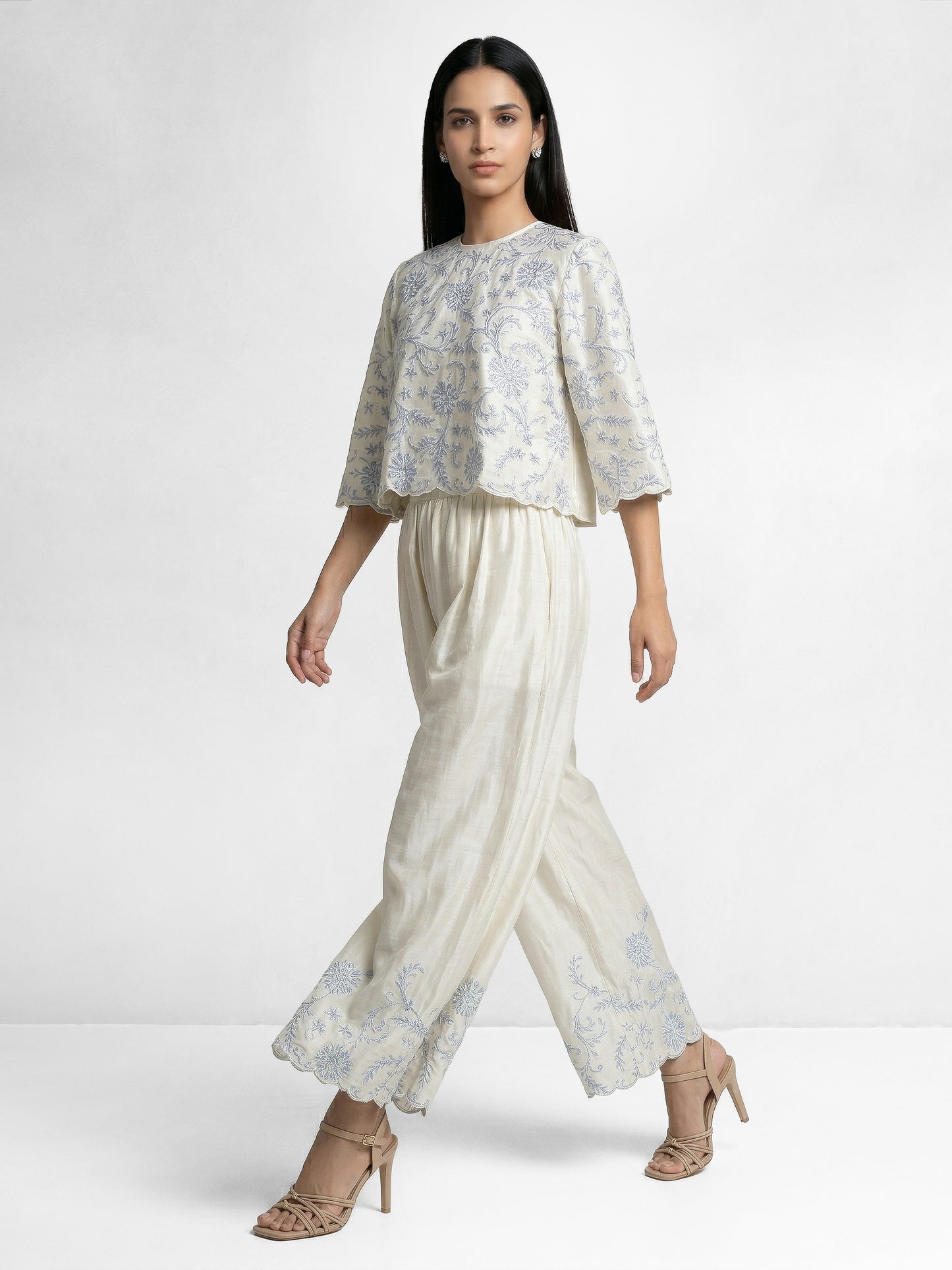 Daisy  Co-Ord Set With Blue Embroidery