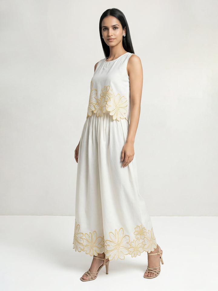 Daisy Sleeveless Top With Yellow Embroidery